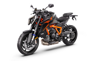 1390 Super Duke R EVO Black 2024 TECH PACK