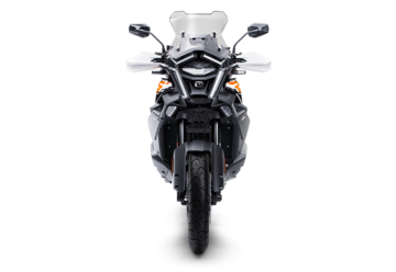 PHO_BIKE_90_VO_MY25-KTM-1390-Super-Adventure-S-Black-EU-front_#SALL_#AEPI_#V1