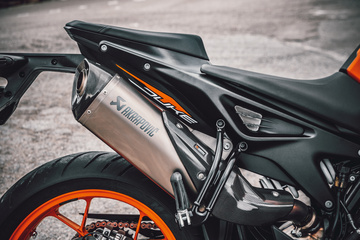 AKRAPOVI# "SLIP-ON LINE""