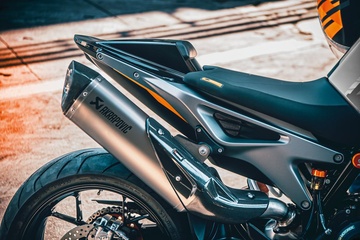 AKRAPOVI# "SLIP-ON LINE"