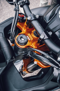 FACTORY TRIPLE CLAMP