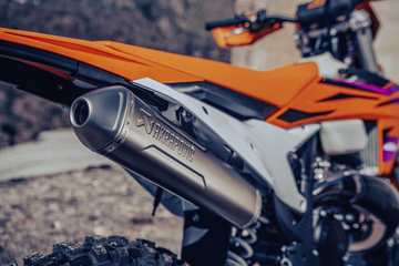 AKRAPOVIC "SLIP ON - LINE"