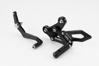 CFMOTO 675SR Sportovní nastavitelné stupačky - levá