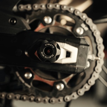 CFMOTO 450SR protektor do zadní osy
