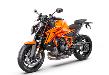 PHO_BIKE_PERS_LIVO_MY24-KTM-1390-SUPER-DUKE-R-ORANGE-EU-90-front-Left_#SALL_#AEPI_#V1