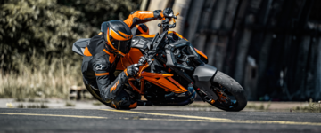 PHO_BIKE_DET_KTM-30YRSofDUKE-MY24-ModelPage1390-1920x800v2_#SALL_#AEPI_#V1