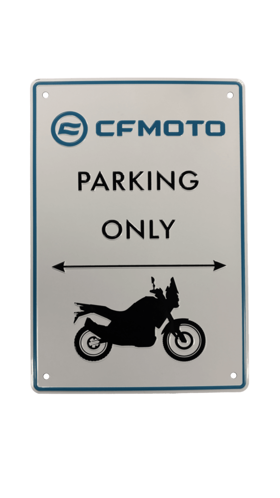 Plechová cedule CFMOTO Moto Parking