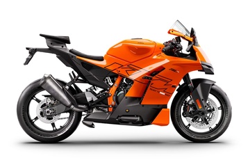 670082_MY26_KTM 990 RC R_STUDIO_EU SPEC_01_STUDIO IMAGES_STUDIO_EU_GLOBAL