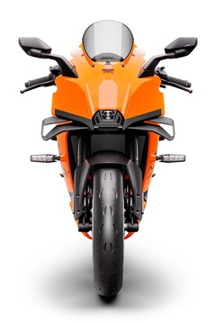 670058_MY26_KTM 990 RC R_STUDIO_US SPEC_STUDIO_USA