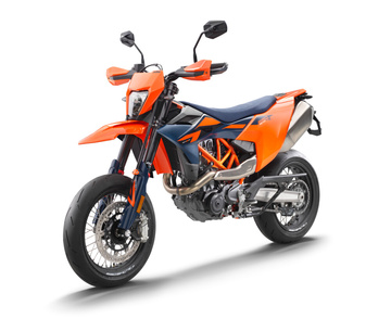 659455_MY26_KTM 690 SMC R_45 front left_EU SPEC_EU_GLOBAL_STUDIO