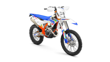 675038_MY26-KTM-450-EXC-F-6DAYS-45-right_KTM EXC 6DAYS_STUDIO