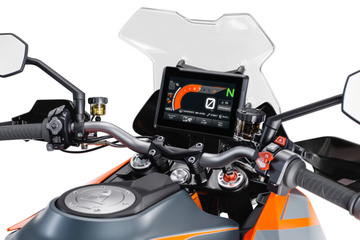 416773_MY22 KTM 1290 SUPER DUKE GT_02 Studio Images_Studio_EU_ Global_EU_ Global_STUDIO