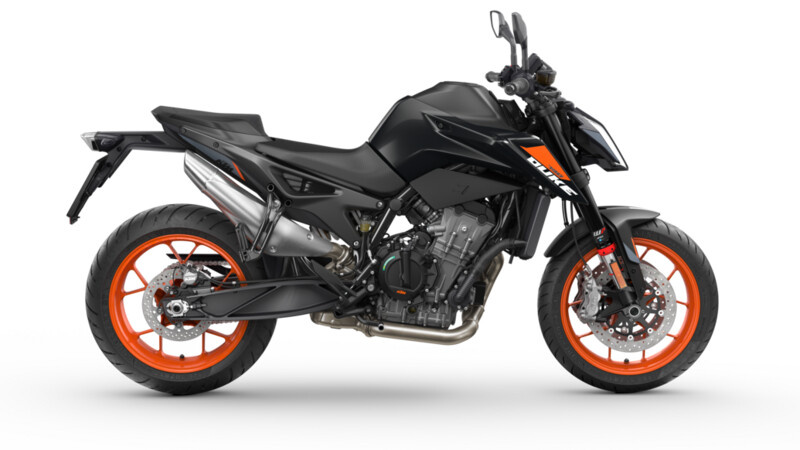 720805_MY26-KTM-790-Duke-Black-Blue-Moonshine-90-right-EU_EU_GLOBAL_STUDIO