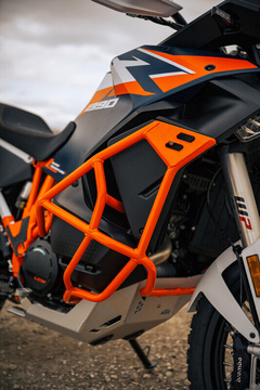 660880_MY26 KTM 1390 SUPER ADVENTURE R _ Close-ups _KTM 1390 SUPER ADVENTURE range