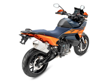 671225_MY26_KTM 890 SMT_STUDIO_45 REAR RIGHT_STUDIO_MY26 KTM 890 SMT