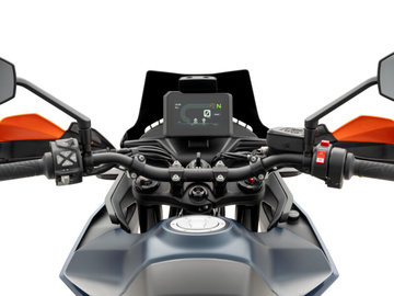 671231_MY26_KTM 890 SMT_STUDIO_COCKPIT_STUDIO_MY26 KTM 890 SMT