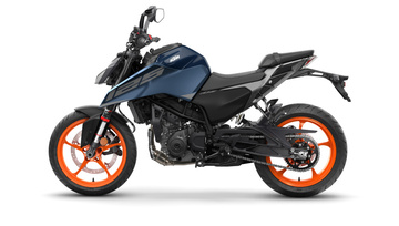 727403_MY26-KTM-125 DUKE-Blue_000_EU_GLOBAL_IMAGES