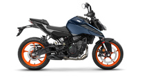 727402_MY26-KTM-125 DUKE-Blue_001_EU_GLOBAL_IMAGES