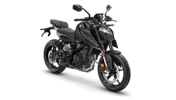 727407_MY26-KTM-125 DUKE-Black_002_EU_GLOBAL_IMAGES