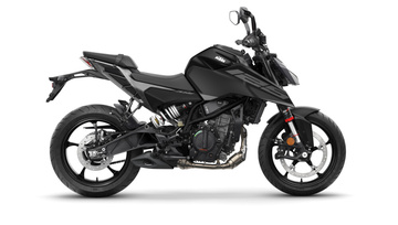 727408_MY26-KTM-125 DUKE-Black_001_EU_GLOBAL_IMAGES