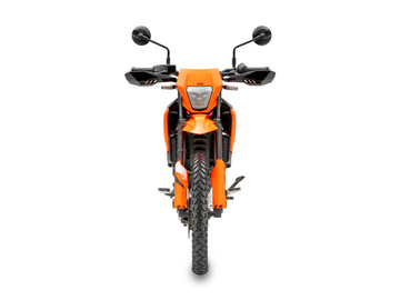 659778_MY25_KTM 125 ENDURO R_STUDIO_EU SPEC_Front_04_STUDIO_EUROPE GLOBAL