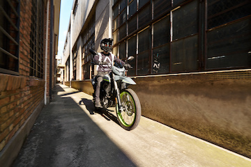 250DUAL_Outdoors_a011