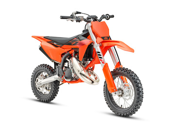 738600_MY27 KTM 50 SX_45front right_STUDIO_STUDIO
