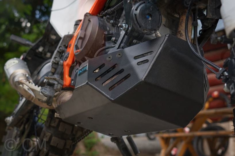 KRYT MOTORU OUTBACK MOTORTEK - 390 Adventure R od r. 2025 - 