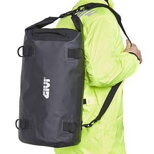 Vodotěsný válec GIVI, černý, objem 30 l.