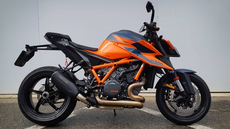 Výfuk REMUS NEXT černý nerez pro 1290 Super Duke R 20- 